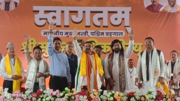 मुख्यमन्त्री शुभेन्दु अधिकारी खरसाङमा मुख्यमन्त्री शुभेन्दु अधिकारी खरसाङमा