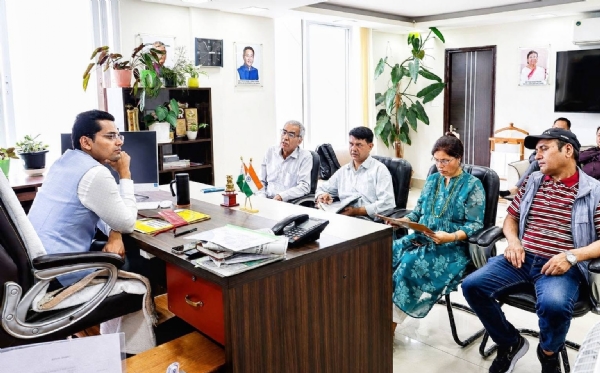 राजनीतिक दलका प्रतिनिधिबीच बैठक आयोजित राजनीतिक दलका प्रतिनिधिबीच बैठक आयोजित
