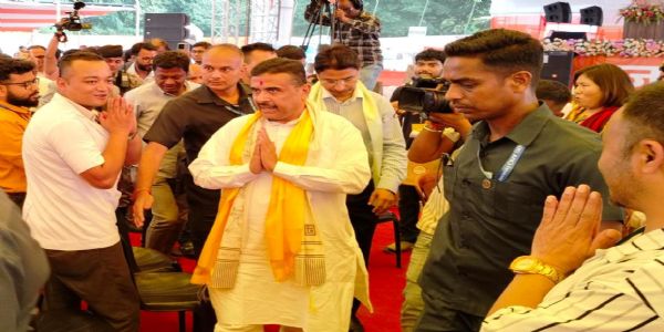 मुख्यमन्त्री शुभेन्दु अधिकारीले खरसाङमा जनकल्याण शिविरमार्फत् विभिन्न परियोजनाहरुको लाभ हस्तान्तरण गरे