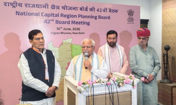 केन्द्रिय मन्त्री मनोहर लाल प्रेसलाई सम्बोधन गर्दै। केन्द्रिय मन्त्री मनोहर लाल प्रेसलाई सम्बोधन गर्दै।