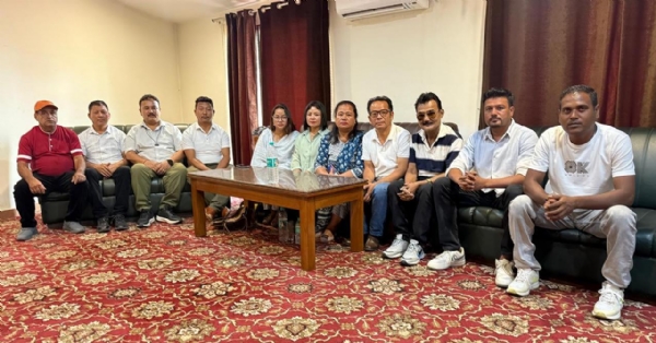 भागोप्रमोको खरसाङ पञ्चायत समितिको बोर्ड पनि ढल्यो भागोप्रमोको खरसाङ पञ्चायत समितिको बोर्ड पनि ढल्यो