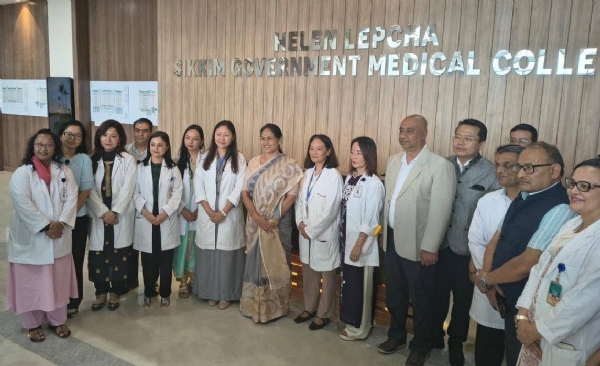 केन्द्रिय राज्यमन्त्री करन्दलाजेले पीएम एकता मल र हेलेन लेप्चा सरकारी मेडिकल कलेजको प्रगतिको समीक्षा गरिन् केन्द्रिय राज्यमन्त्री करन्दलाजेले पीएम एकता मल र हेलेन लेप्चा सरकारी मेडिकल कलेजको प्रगतिको समीक्षा गरिन्