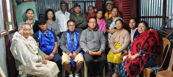 खरसाङको प्रगति गाउँ प्रगति संघ टेकवीर बस्तीको सभा र नयाँ सभापति चयन खरसाङको प्रगति गाउँ प्रगति संघ टेकवीर बस्तीको सभा र नयाँ सभापति चयन