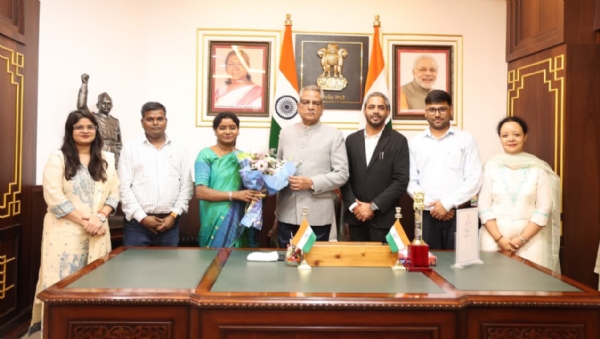 राष्ट्रिय अनुसूचित जनजाति आयोगकी सदस्या आशा लाकराले राज्यपालसॅंग शिष्टाचार भेट गरिन् राष्ट्रिय अनुसूचित जनजाति आयोगकी सदस्या आशा लाकराले राज्यपालसॅंग शिष्टाचार भेट गरिन्