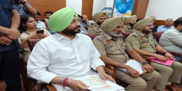 केन्द्रिय राज्य मन्त्री रवनीत बिट्टूलाई पञ्जाब अनुसूचित जाति आयोगले सुनायो धार्मिक सजाय