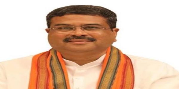 प्रधानमन्त्री मोदीले दिए धर्मेन्द्र प्रधानलाई जन्मदिनको शुभकामना