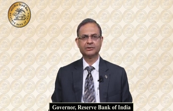 मौद्रिक समीक्षा बैठक के बाद प्रेस को संबाोधित करते आरबीआई गवर्नर संजय मल्होत्रा मौद्रिक समीक्षा बैठक के बाद प्रेस को संबाोधित करते आरबीआई गवर्नर संजय मल्होत्रा