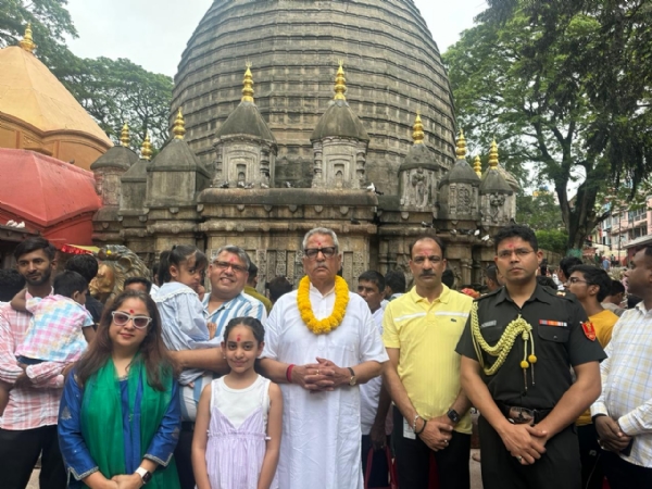 Governor visited kamakhya mandir