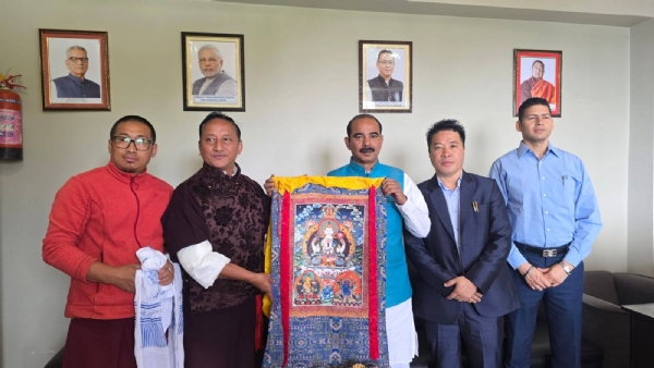 केन्द्रिय राज्यमन्त्री टाम्टाले गेजिङ जिल्लामा विकास कार्यक्रम र राजमार्ग परियोजनाहरूको समीक्षा गरे केन्द्रिय राज्यमन्त्री टाम्टाले गेजिङ जिल्लामा विकास कार्यक्रम र राजमार्ग परियोजनाहरूको समीक्षा गरे