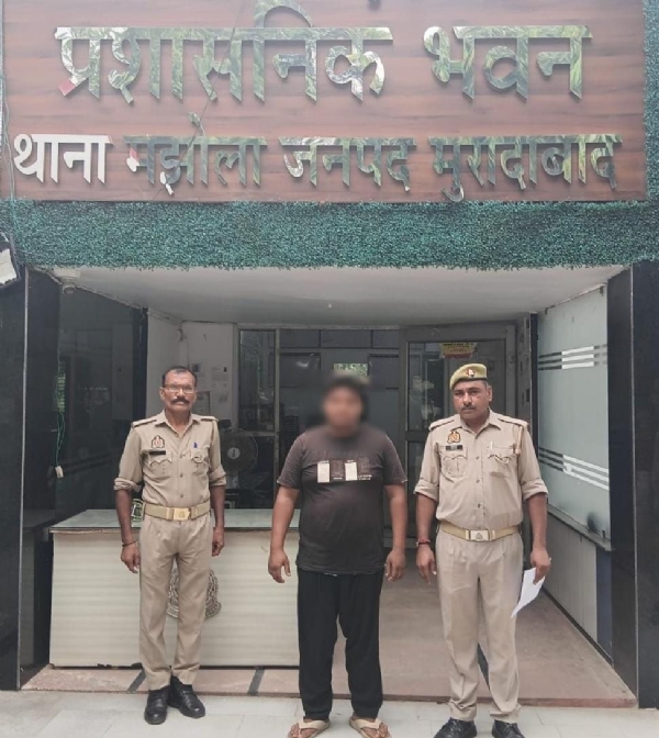युवती से छेड़खानी और आरोपित के खिलाफ पैरवी ना करने की धमकी देने के आरोप में गिरफ्तार इरशाद। युवती से छेड़खानी और आरोपित के खिलाफ पैरवी ना करने की धमकी देने के आरोप में गिरफ्तार इरशाद।
