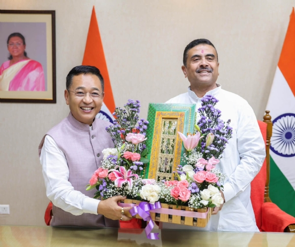 सिक्किम र पश्चिम बंगालका मुख्यमन्त्रीको भेट सिक्किम र पश्चिम बंगालका मुख्यमन्त्रीको भेट