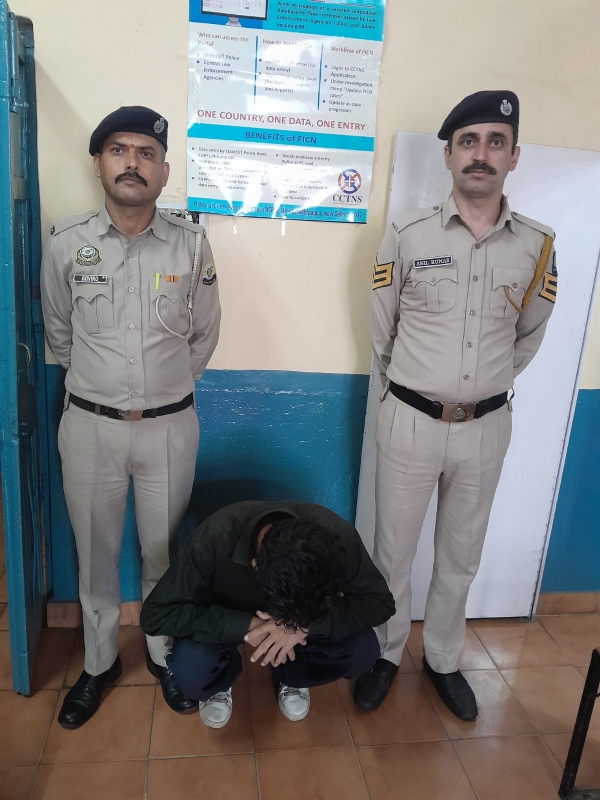 गिरफ्तार अभियुक्त गिरफ्तार अभियुक्त