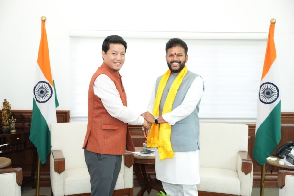 सांसद डा. इन्द्रहाङ सुब्बाले केन्द्रिय नागरिक उड्डयन मन्त्री किन्जारापु राम मोहन नायडूलाई भेटे
