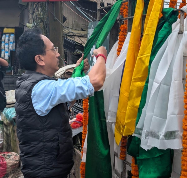 गोरामुमो अध्यक्ष मन घिसिङद्वारा शहीदहरूप्रति श्रद्धाञ्जली अर्पण