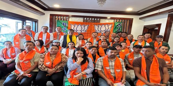 आरिथाङ निर्वाचन क्षेत्रका २३ परिवार भाजपा प्रवेश