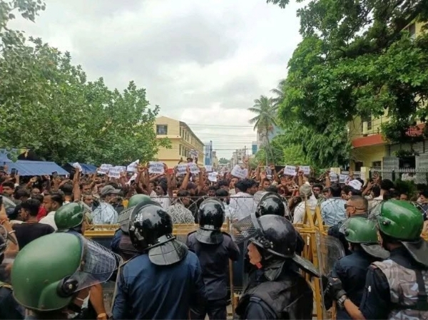 नेपाल के विराटनगर में प्रदर्शन नेपाल के विराटनगर में प्रदर्शन
