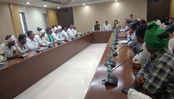 किसान नेताओं के साथ सरकार की बैठक किसान नेताओं के साथ सरकार की बैठक