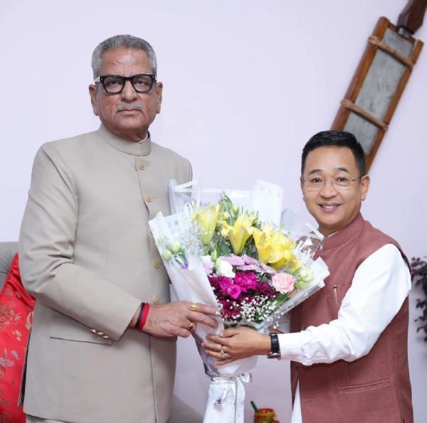 मुख्यमन्त्री प्रेमसिंह तामाङ र राज्यपाल ओमप्रकाश माथुर मुख्यमन्त्री प्रेमसिंह तामाङ र राज्यपाल ओमप्रकाश माथुर