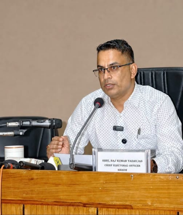 सीईओ राज कुमार यादव