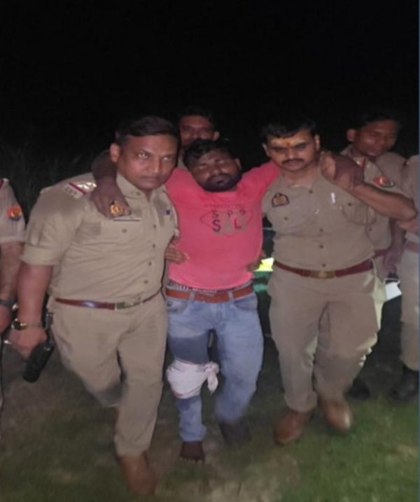 पुलिस हिरासत में घायल हत्या आरोपी