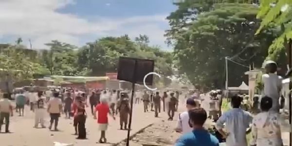 प्रदर्शनकारीहरूले सुरक्षा बलमाथि ढुङ्गा प्रहार गरे, असम-अरुणाचल सीमामा तनाव