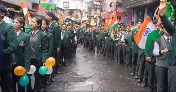 पुष्परानी विद्यालयका विद्यार्थीहरू पुष्परानी विद्यालयका विद्यार्थीहरू