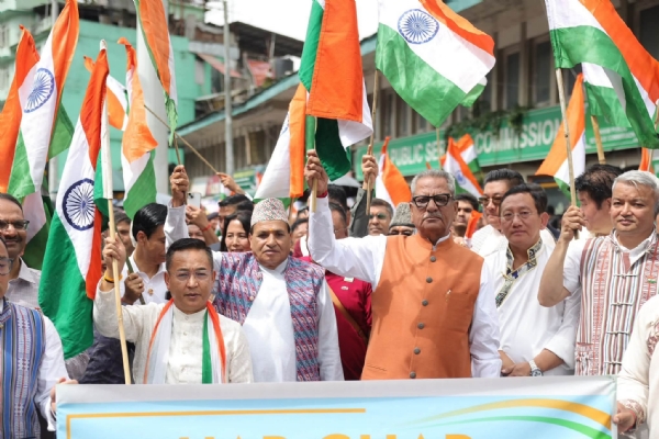 ‘हर घर तिरंगा’ अभियानमा राज्यपाल र मुख्यमन्त्री सहभागी ‘हर घर तिरंगा’ अभियानमा राज्यपाल र मुख्यमन्त्री सहभागी