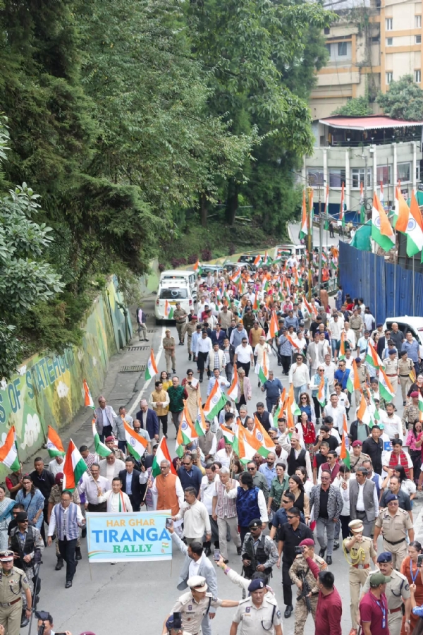 ‘हर घर तिरंगा’ अभियानमा राज्यपाल र मुख्यमन्त्री सहभागी ‘हर घर तिरंगा’ अभियानमा राज्यपाल र मुख्यमन्त्री सहभागी