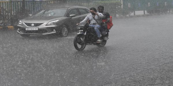 बङ्गालमा मनसुनको प्रभाव कायम, केही जिल्लाहरूमा भारी वर्षा हुने अनुमान