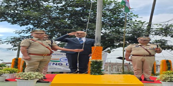 ८०औँ स्वतन्त्रता दिवस देशभक्तिपूर्ण उत्साहका साथ सोरेङ जिल्ला प्रशासनिक केन्द्रमा सम्पन्न
