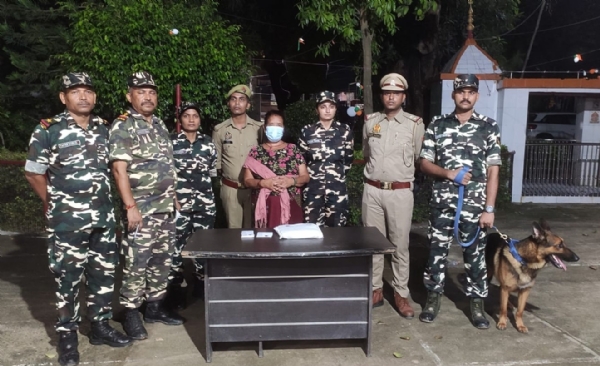 पुलिस गिरफ्त में नेपाली महिला