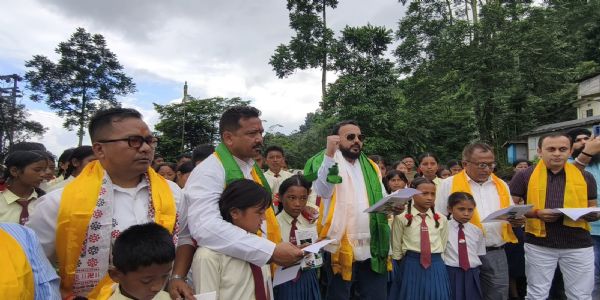 राज्यका खेलकूद मन्त्री राज्यमन्त्री डा. इन्द्रनील खानद्वारा गोरुबथान क्षेत्रको भ्रमण