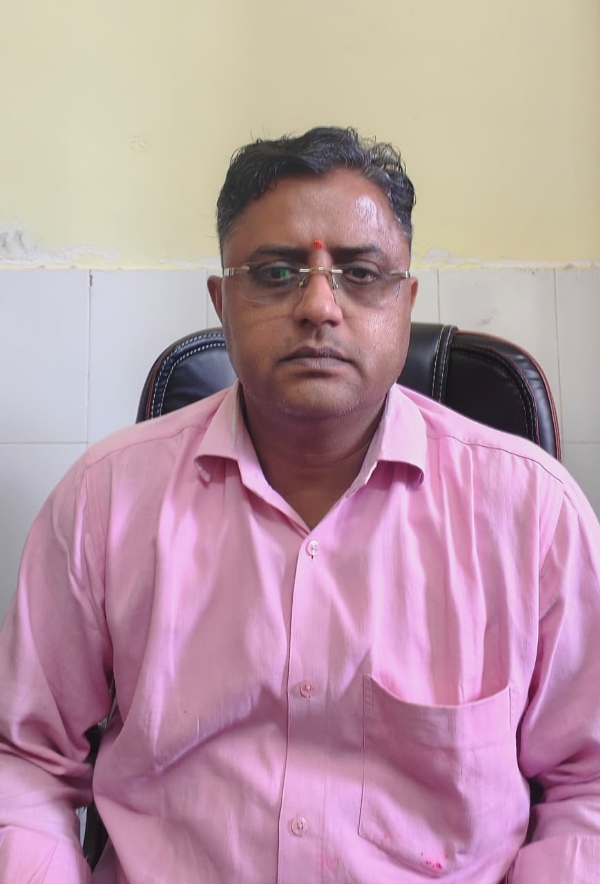बेरोजगारी भत्ते की उपस्थिति ऑनलाइन करने के लिए एक हजार रुपये की रिश्वत लेते नर्सिंग ऑफिसर गिरफ्तार बेरोजगारी भत्ते की उपस्थिति ऑनलाइन करने के लिए एक हजार रुपये की रिश्वत लेते नर्सिंग ऑफिसर गिरफ्तार