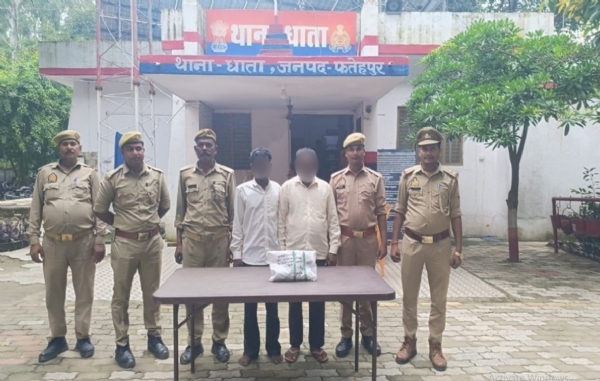 पुलिस की गिरफ्त में 04 चोर पुलिस की गिरफ्त में 04 चोर