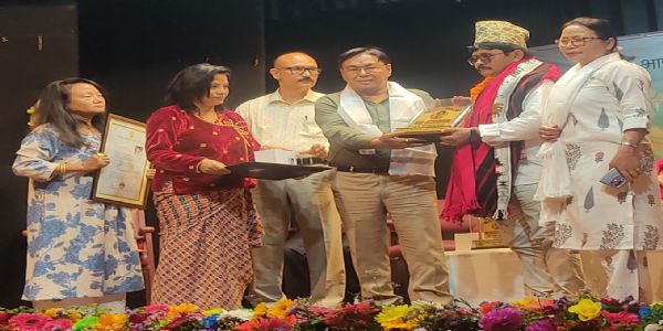 कवि केवलचन्द्र लामालाई छेटौँ लैनसिंह बाङ्देल स्मृति पुरस्कार