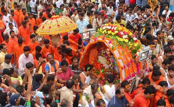 उज्जैन में निकली भगवान महाकाल की श्रावण मास की दूसरी सवारी उज्जैन में निकली भगवान महाकाल की श्रावण मास की दूसरी सवारी