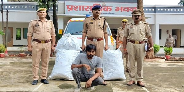एम्बुलेन्सबाट 81 किलो गाँजा जफत, तस्कर पक्राउ