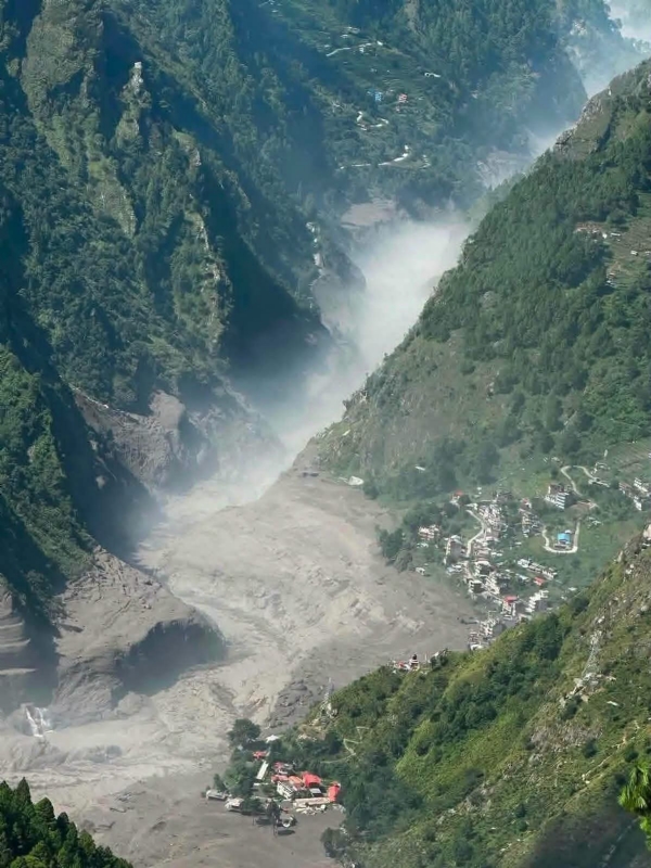 नेपालको रसुवामा बाढीले विनाश नेपालको रसुवामा बाढीले विनाश