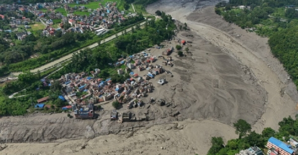 नेपाल में इस बाढ़ को अब तक की प्रमुख आपदाओं में से एक कहा जा रहा है। फोटो - इंटरनेट मीडिया