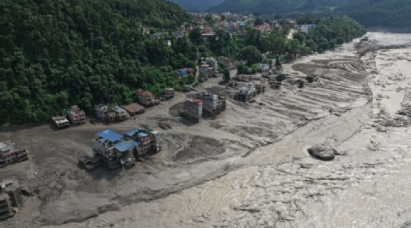 नेपाल में बाढ़ के बाद का मंजर। फोटो - इंटरनेट मीडिया