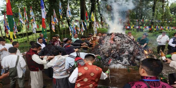 पाङ ल्हाबसोलको अवसरमा पर्यटनमन्त्री भोटिया रिवोसाङ अनुष्ठानमा सहभागी बने