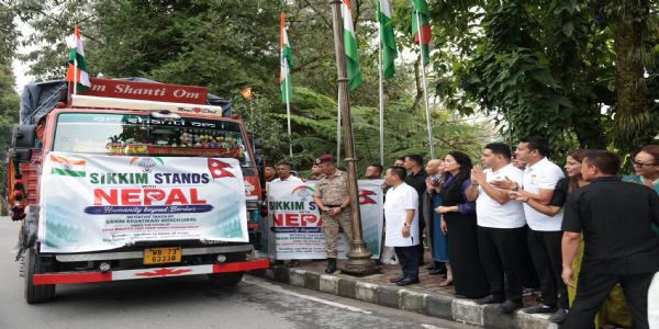 सिक्किम फर नेपाल: राहत तथा स्वास्थ्य सामग्री लिएर एसकेएमको टोली नेपालतर्फ प्रस्थान