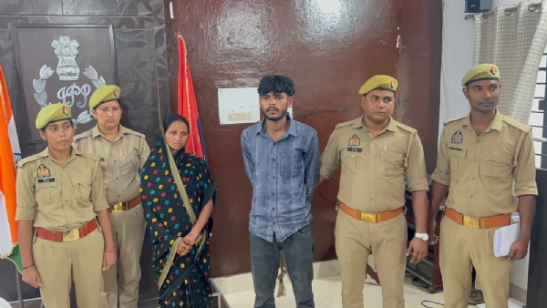 पुलिस के सामने पेश होते प्रेमी हत्यारे पुलिस के सामने पेश होते प्रेमी हत्यारे