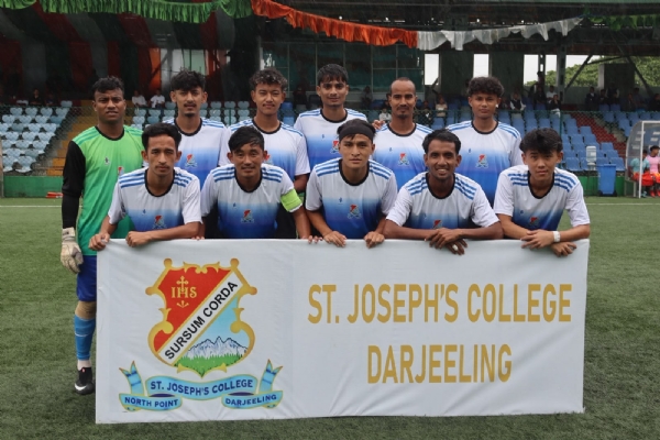 विजयी दलका खेलाडीहरू विजयी दलका खेलाडीहरू