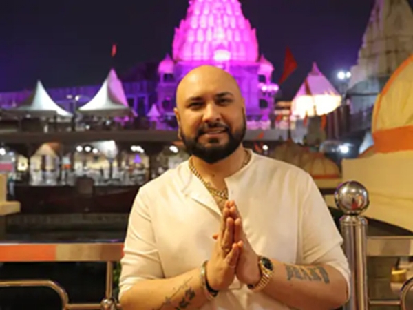 उज्जैन में महाकाल मंदिर पहुंचे पार्श्व गायक बी प्राक उज्जैन में महाकाल मंदिर पहुंचे पार्श्व गायक बी प्राक