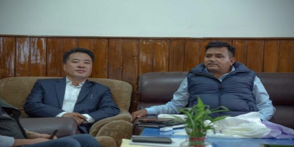 मतदाता नामावली पर्यवेक्षक कार्कीले गेजिङ जिल्लामा एसआईआरको प्रगति समीक्षा गरे