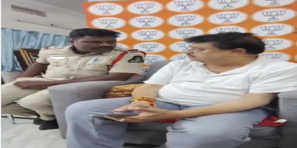 तेलङ्गाना भाजपाका प्रमुख रामचन्द्र रावलाई नजरबन्दमा राखियो, नलगोन्डा जानबाट रोकियो