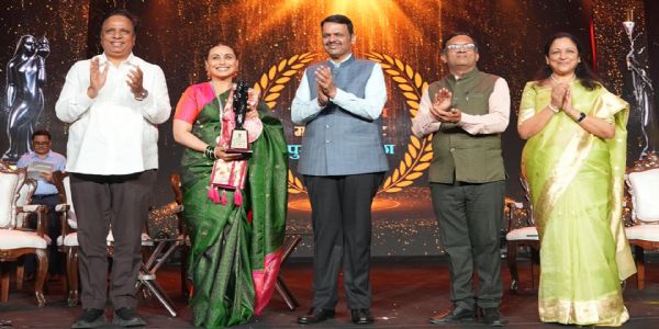 महाराष्ट्र राज्य चलचित्र पुरस्कारमा रानी मुखर्जी सम्मानित