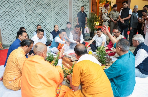 मुख्यमन्त्रीले लुम्सेस्थित जनसेवा भवनमा गरे वास्तु पूजा मुख्यमन्त्रीले लुम्सेस्थित जनसेवा भवनमा गरे वास्तु पूजा