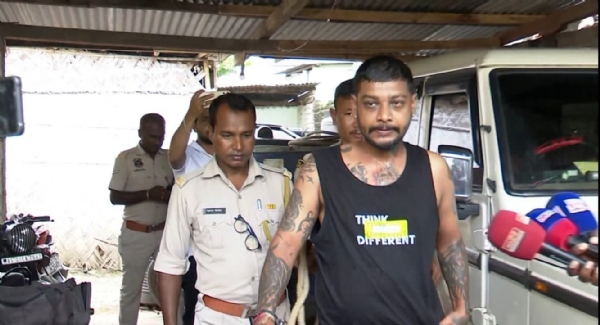 पुलिस एनकाउंटर मैं मर गया पत्नी का हत्यारा